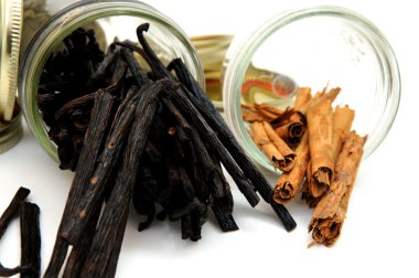 Vanilla Beans And Cinnamon Sticks clipart