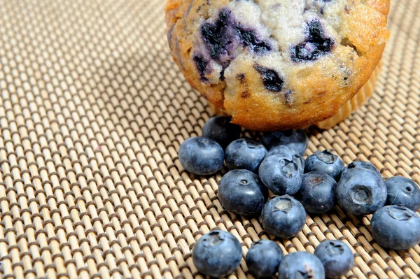 Mirtilli e muffin — Foto Stock