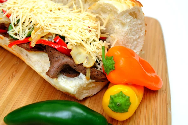 Sandwich mit Steak und Paprika — Stockfoto