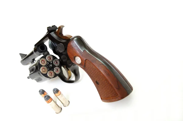 Calibre 38 revólver e munição — Fotografia de Stock