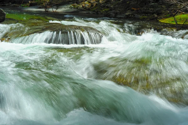 Rwący rzeki rapids — Zdjęcie stockowe