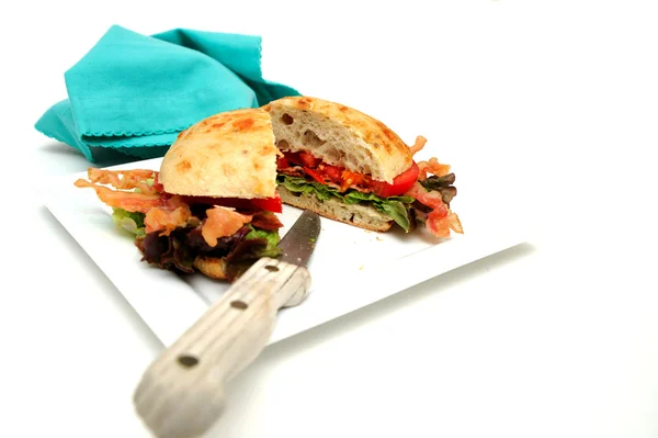Sandwich de lechuga y tomate con tocino —  Fotos de Stock