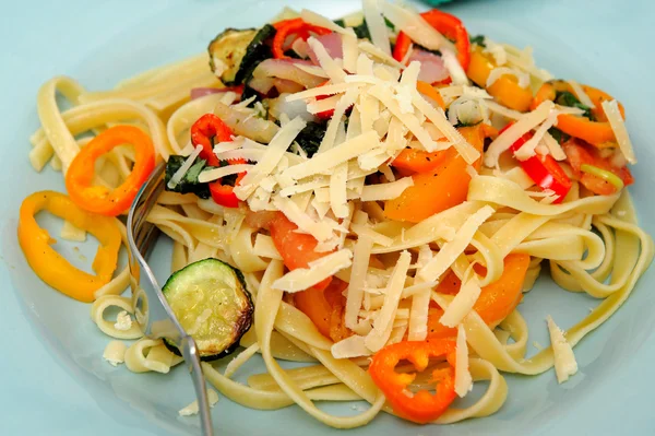 Fettuccine And Sweet Peppers — Stock Photo, Image