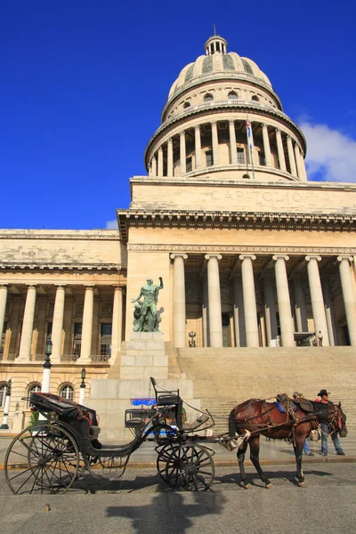 El Capitolio en la Habana Vieja —  Fotos de Stock