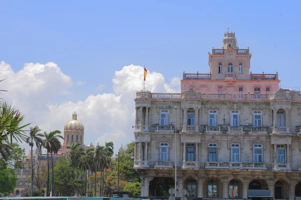Колониальные здания Гаваны — стоковое фото