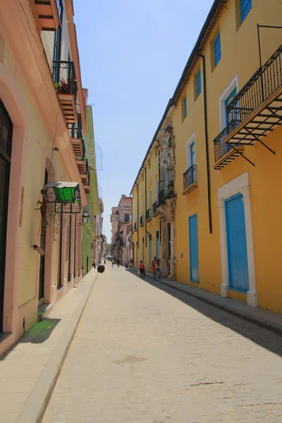 Na ulicy w starej Hawanie — Zdjęcie stockowe