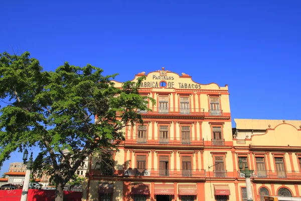 Фасад дома в Гаване — стоковое фото