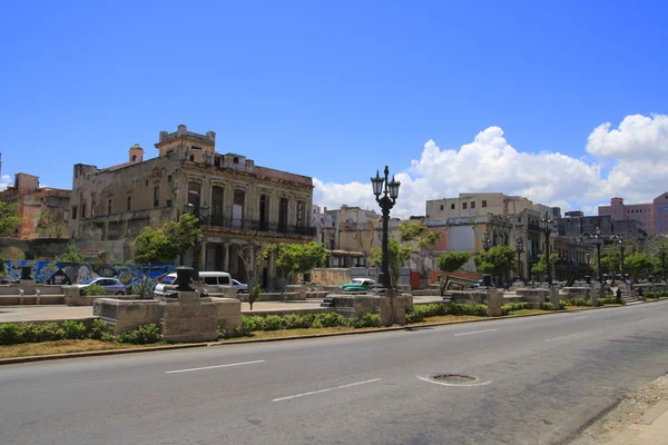 Casa Vieja en La Habana — Foto de Stock