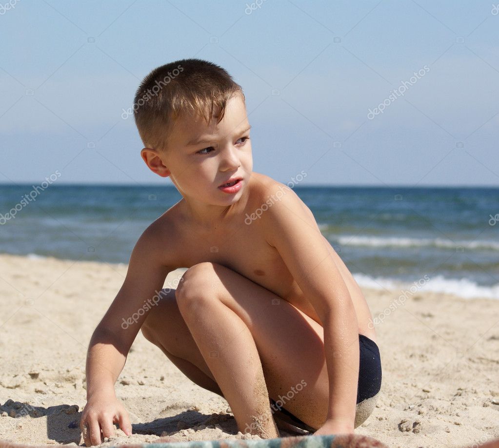 порно маленькие мальчики пляж фото 119