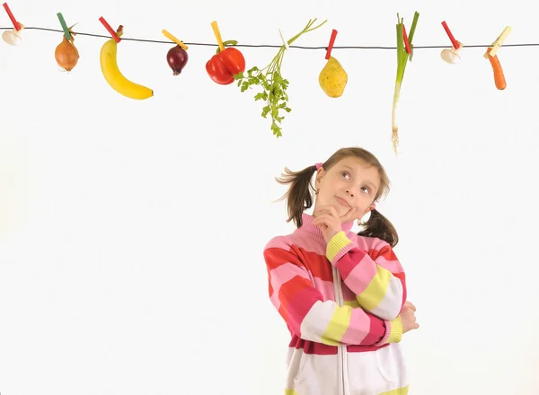 Obst und Gemüse hängen — Stockfoto