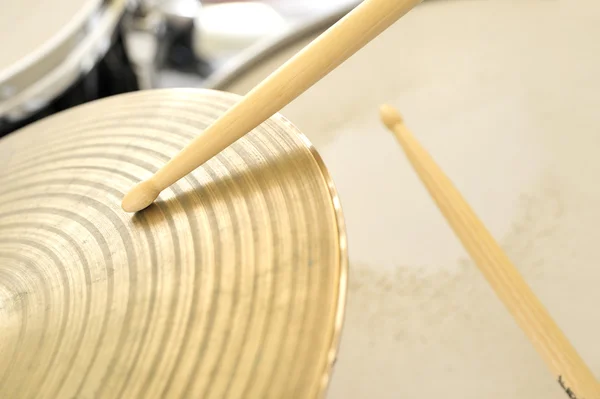 Close up cymbal with drumsticks — Stock Photo, Image