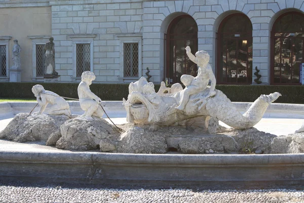Włochy, como: Willa olmo fontanna — Zdjęcie stockowe