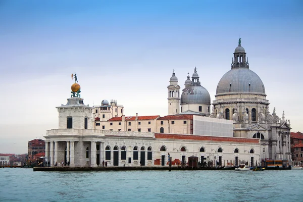 Itálie, Benátky: punta della dogana — Stockfoto