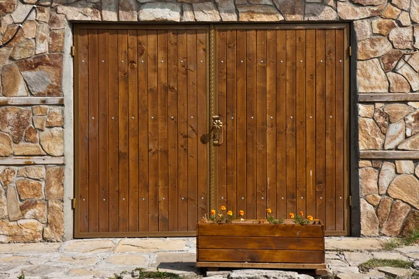 Гаражная дверь — стоковое фото