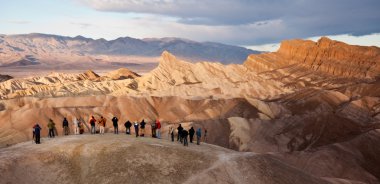 turistler zabriskie noktası