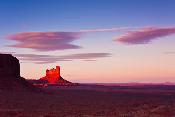 Monument Valley Pinnacle au coucher du soleil — Photo