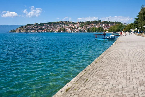 Ohri Gölü tarafından kaldırım — Stok fotoğraf