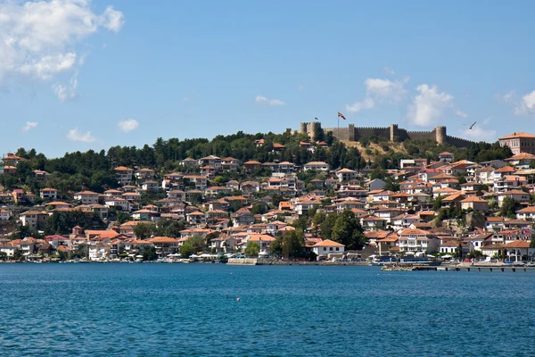 Охридское озеро и город — стоковое фото