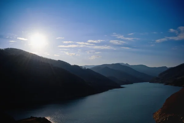Гірський пейзаж з озером Ліцензійні Стокові Фото