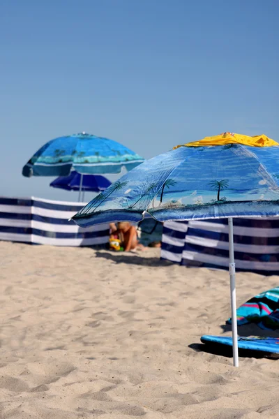 Strand parasols — Stockfoto