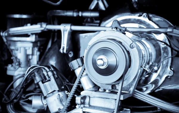 Автомобильный двигатель — стоковое фото