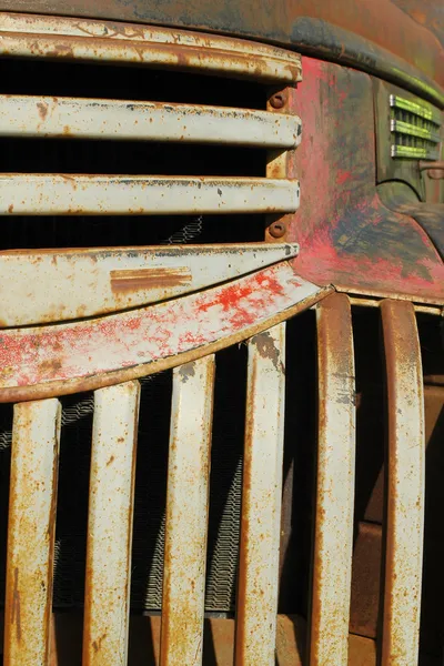 Rust bucket truck — Stock Photo, Image