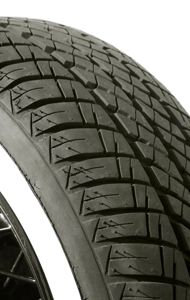 Bílý obezděné pneumatika — Stock fotografie