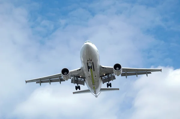 Jet approach — Stock Photo, Image