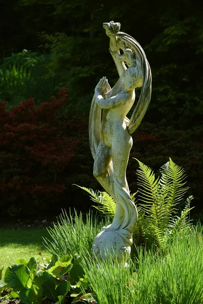 Female statue — Stock Photo, Image