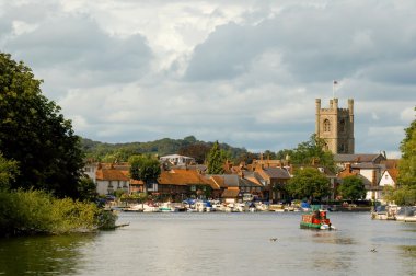 Henley-on-thames clipart