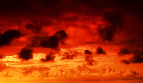 Огонь в небе — стоковое фото