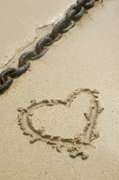 Kalp ve zincir — Stok fotoğraf