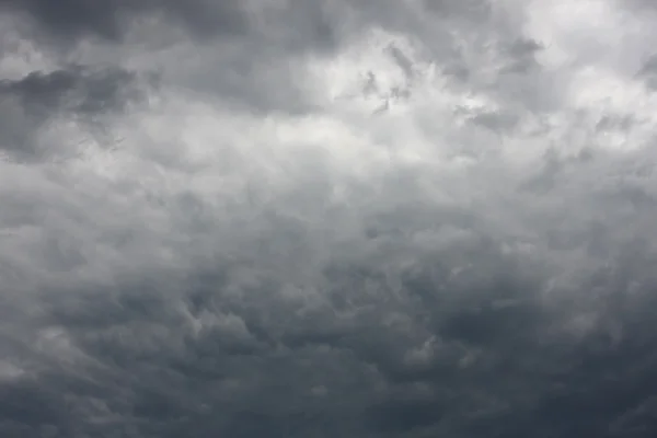 Dramatyczne zachmurzone niebo — Zdjęcie stockowe