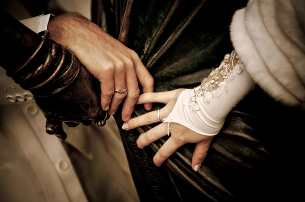 Весілля руки — стокове фото
