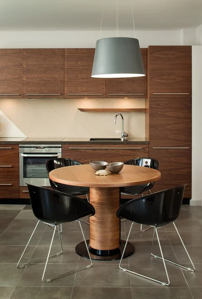 Elegantní a luxusní kuchyně interiér. — Stock fotografie