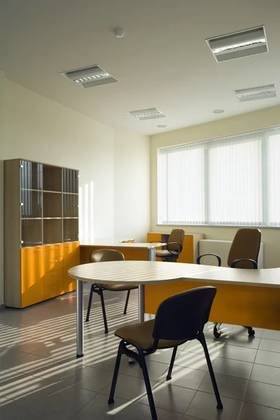 Schöne und moderne Büroeinrichtung. — Stockfoto