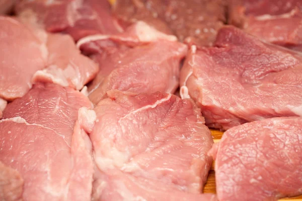 Нарезанное мясо свинины — стоковое фото