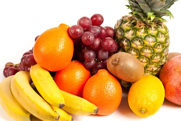Куча вкусных тропических фруктов — стоковое фото