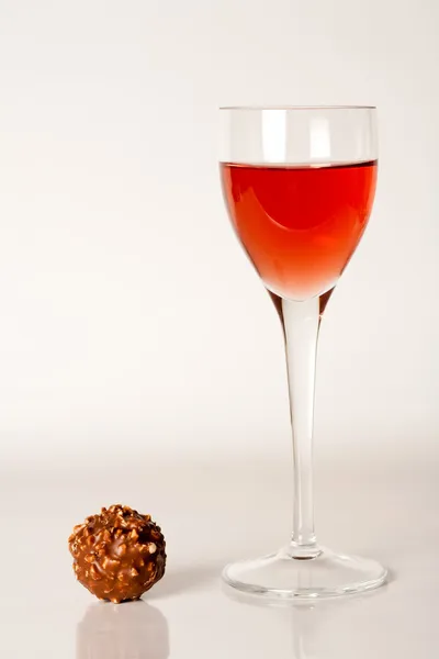 Liqueur and chocolate — Stock Photo, Image