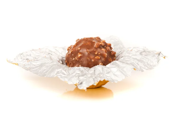 Вкусные конфеты в золотой фольге — стоковое фото