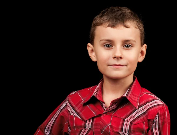 Schattige jongen in het rode shirt — Stockfoto