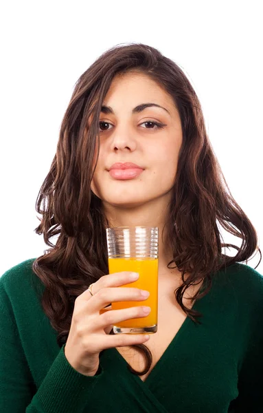 Jeune femme avec du jus d'orange — Photo