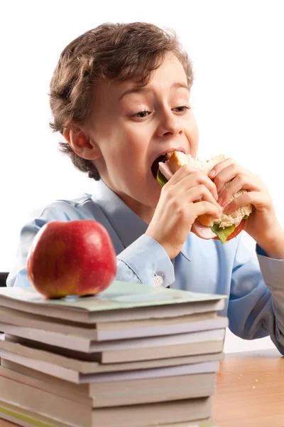 Öğle yemeği molası sırasında öğrenci — Stok fotoğraf