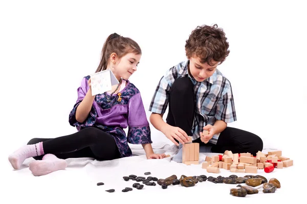 Kinder beim Spielen — Stockfoto