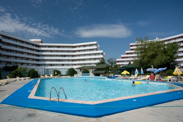 Hotelzwembad — Stockfoto