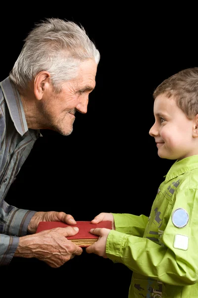 Barnbarn och farfar — Stockfoto