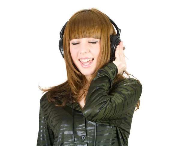 Девушка слушает музыку — стоковое фото