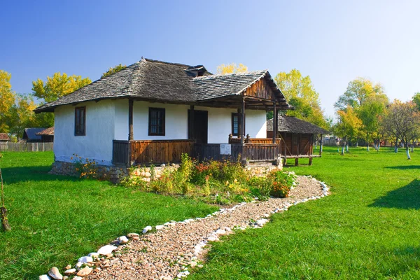Παλιό σπίτι στη Ρουμανία — Φωτογραφία Αρχείου