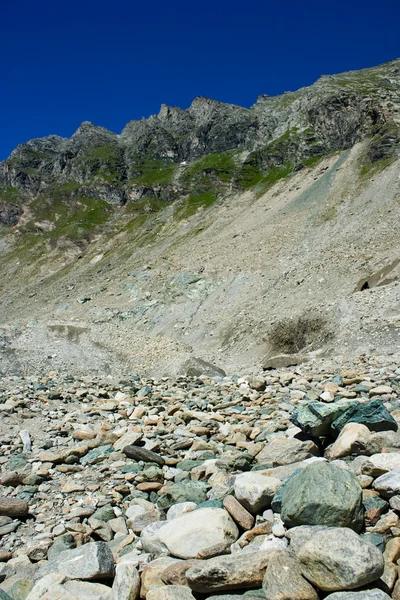 Pedras e montanha — Fotografia de Stock