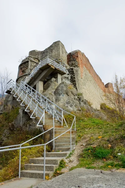 Руины крепости Дракулы — стоковое фото